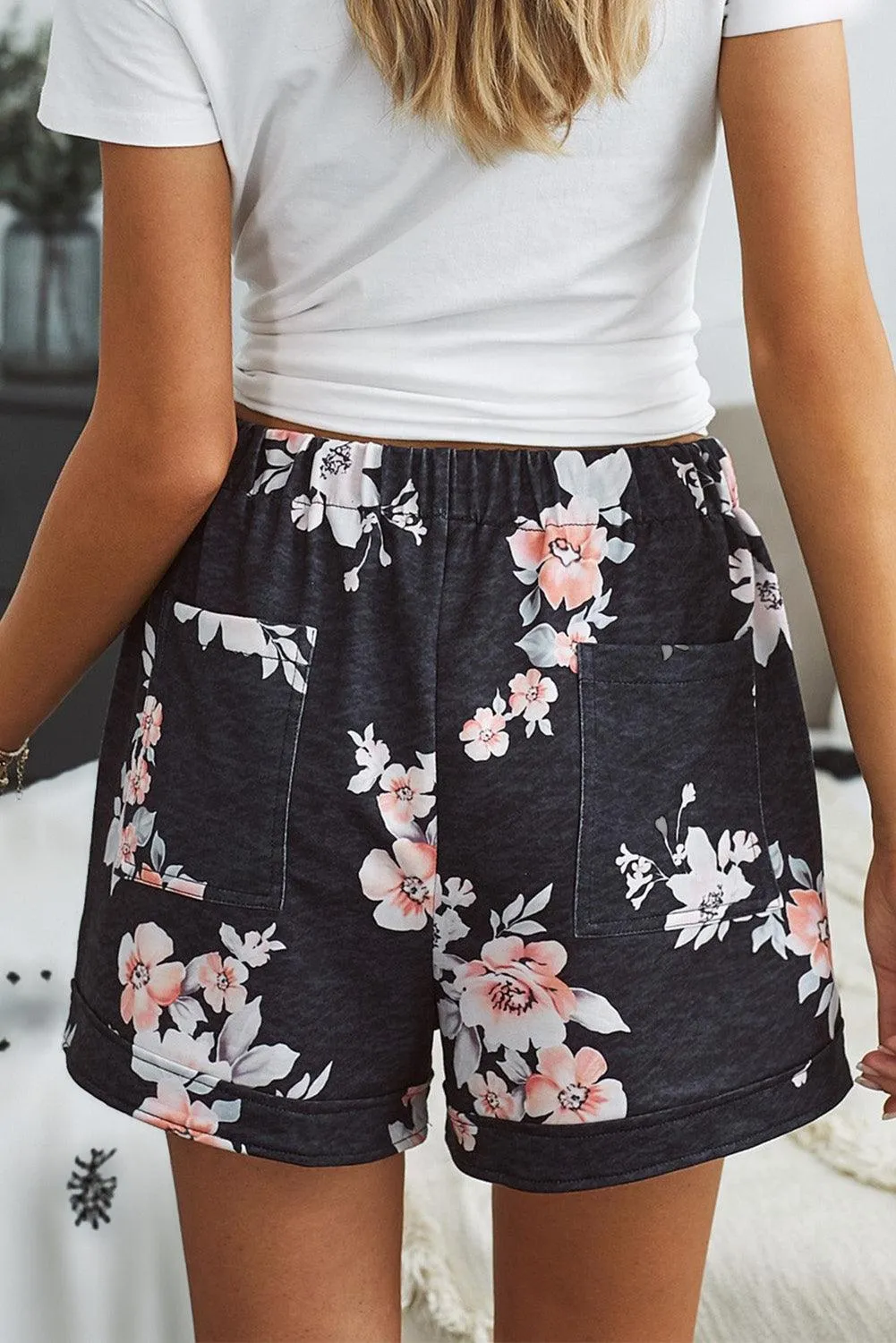 Black Floral Print Casual Pocketed Shorts