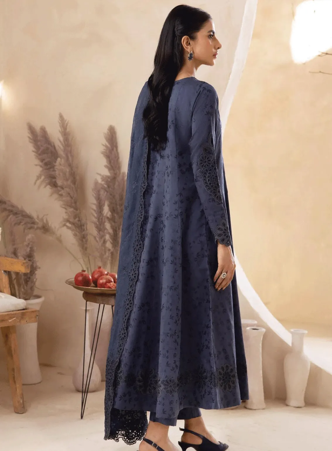 Iznik Embroidered Viscose Unstitched 3 Piece Suit - IZ23LW ILW-02 DEMURE