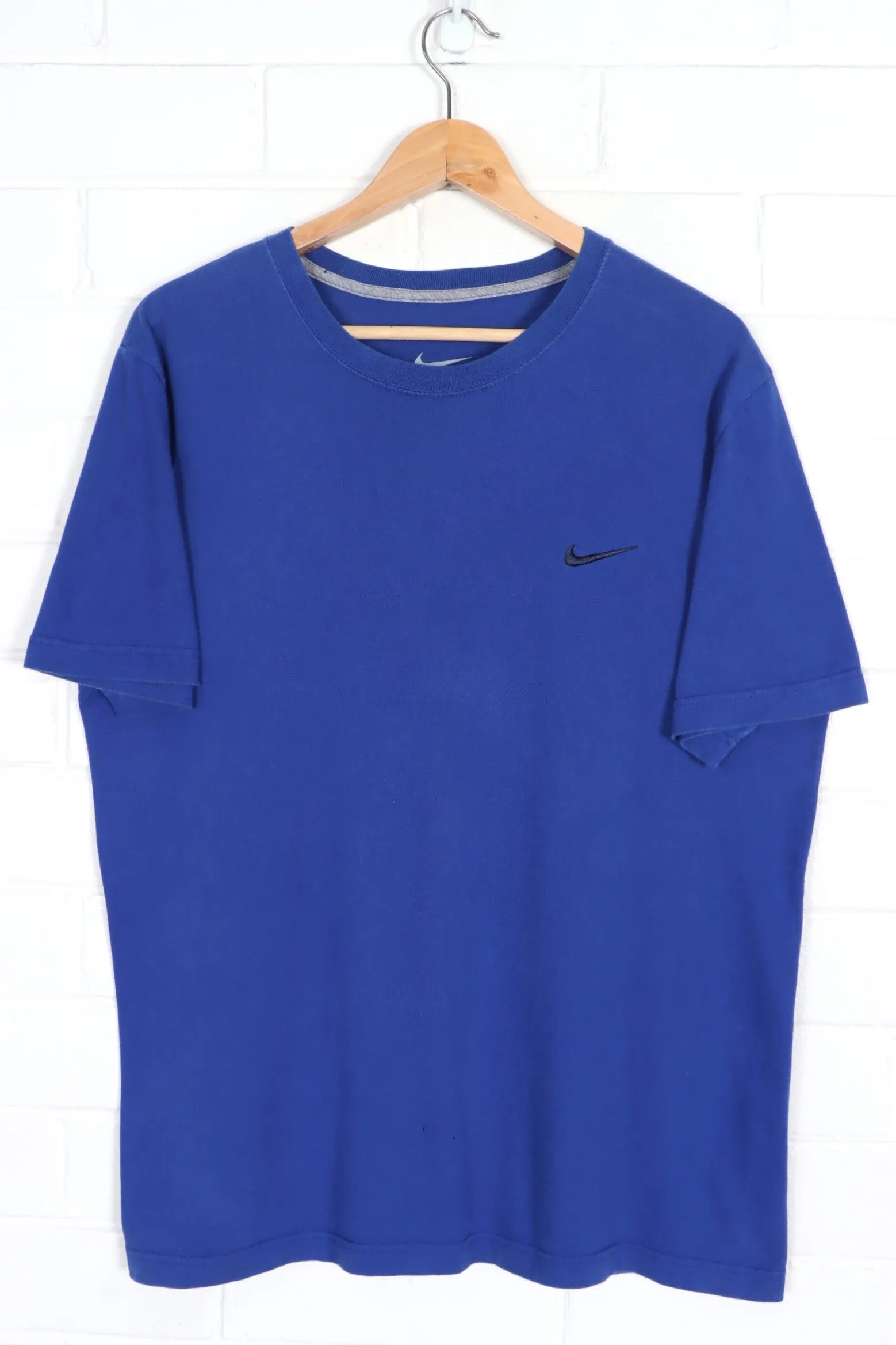 NIKE Embroidered Swoosh Logo Casual Blue T-Shirt (L)