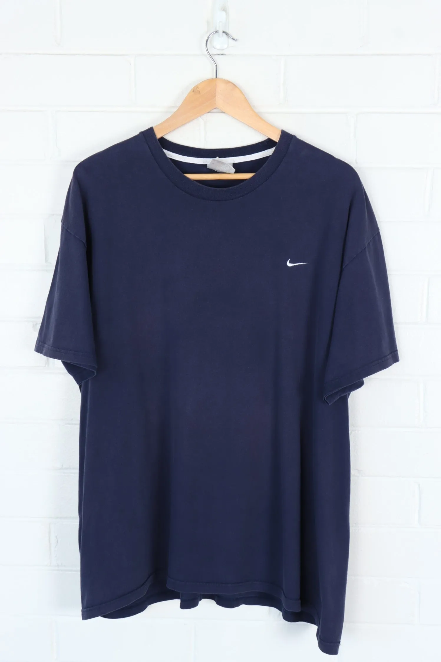 NIKE Embroidered Swoosh Navy & White Tee (XXL)