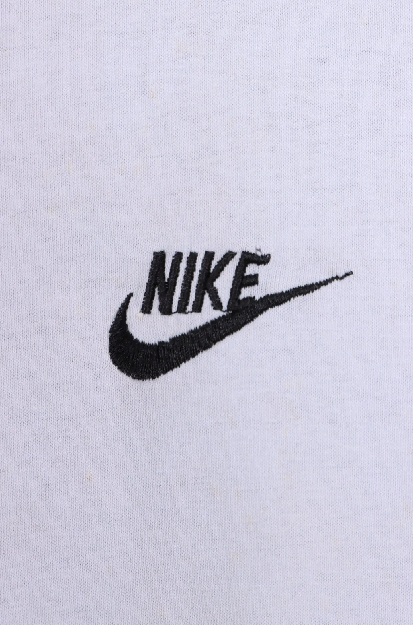 NIKE Light Grey Embroidered Swoosh Logo T-Shirt (L)