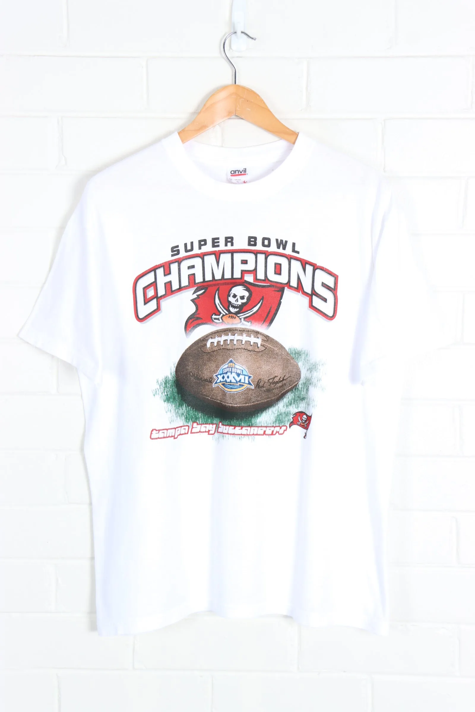 Super Bowl Champions Tampa Bay Buccaneers Football Graphic Tee (L)