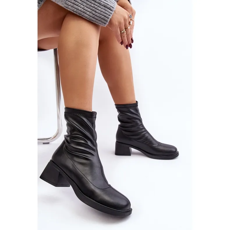 Women's Low Heel Boots Black Aphroteia