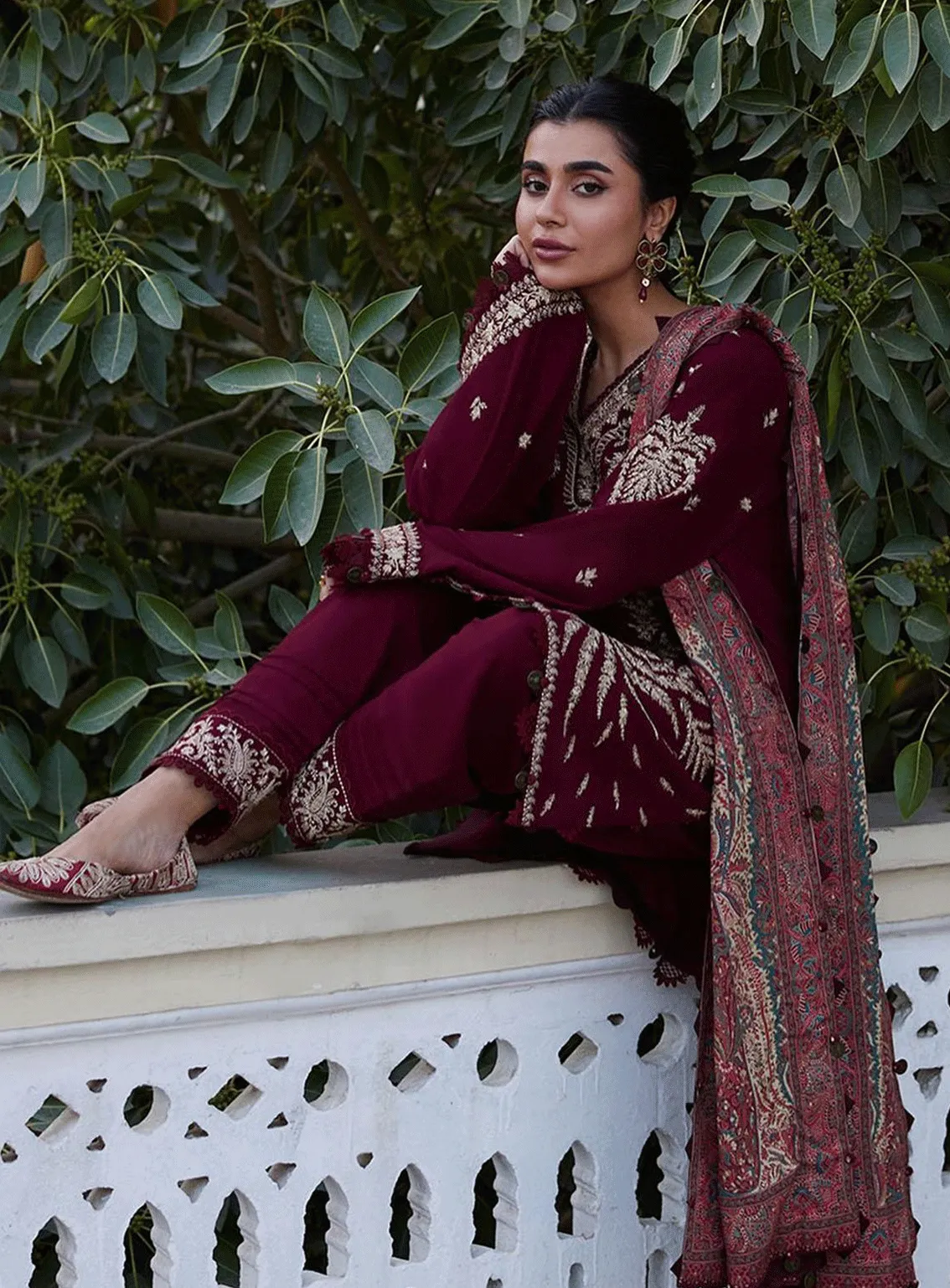 Zaha By Khadijah Shah Embroidered Slub Khaddar Unstitched 3 Piece Suit - ZH23W 15 SERRA